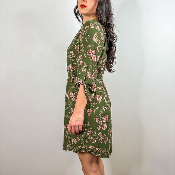 Verse Green Floral Roll Tab Sleeve Shift Dress - Picture 4 of 7